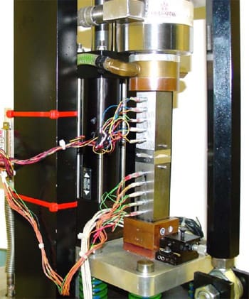Thermal interface material test apparatus